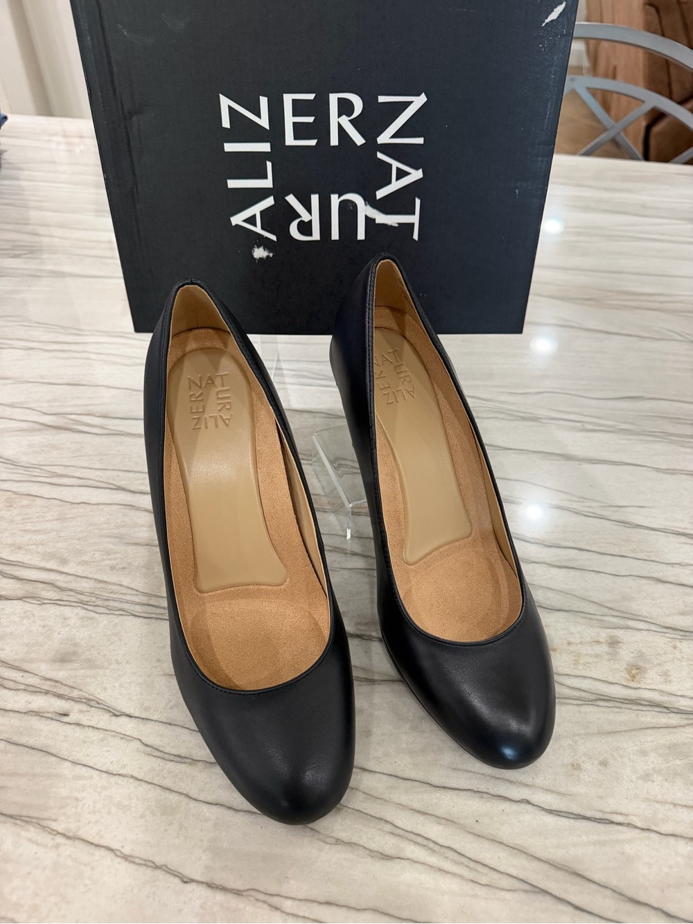 Naturalizer Black Leather Classic Round-Toe Pumps